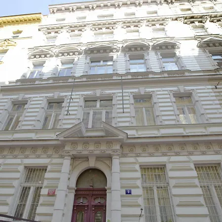 Tyrsova Appartement *